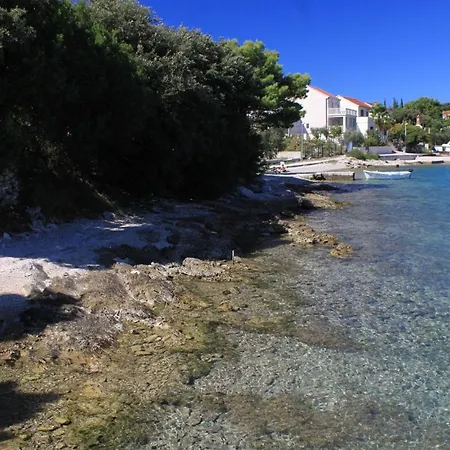 Family-friendly With Swimming Pool Zrnovo, Korcula - 16116 アパート